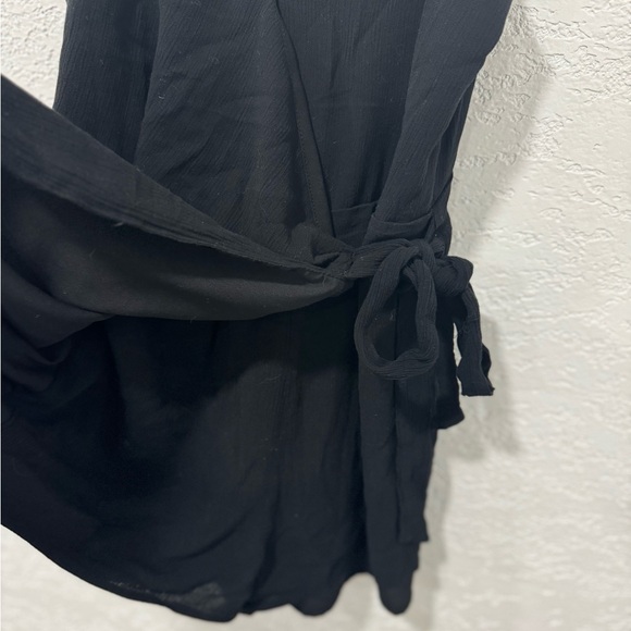 Forever 21 Dress Short Tie Front in Size Medium - Picture 4 of 5